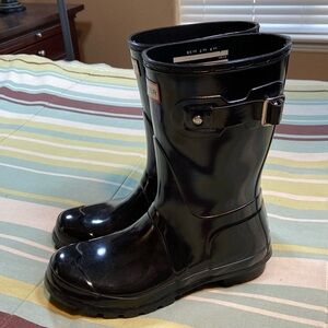 Women’s Short Rain Boots by Hunter Brand.  EUC!
